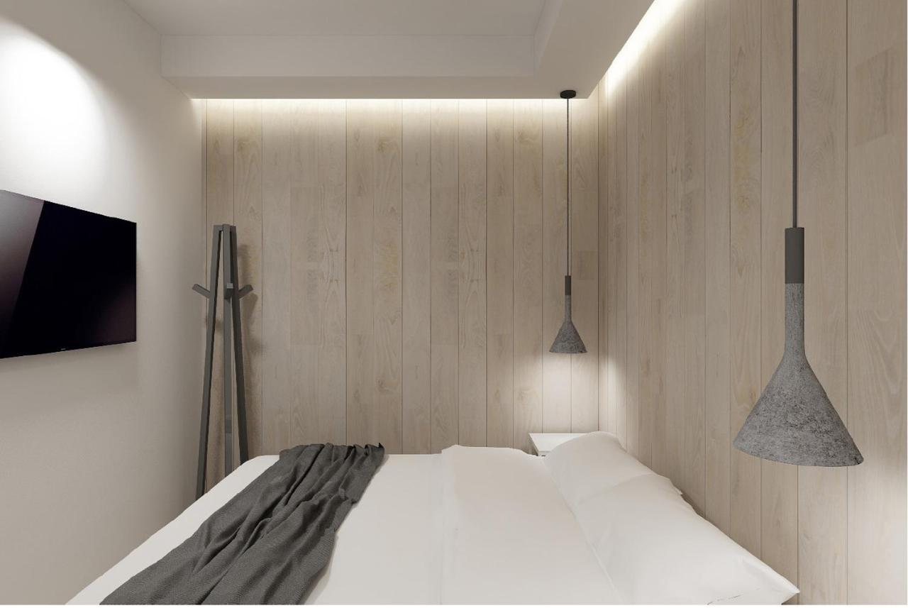 Mini West Hotel Taichung Bagian luar foto
